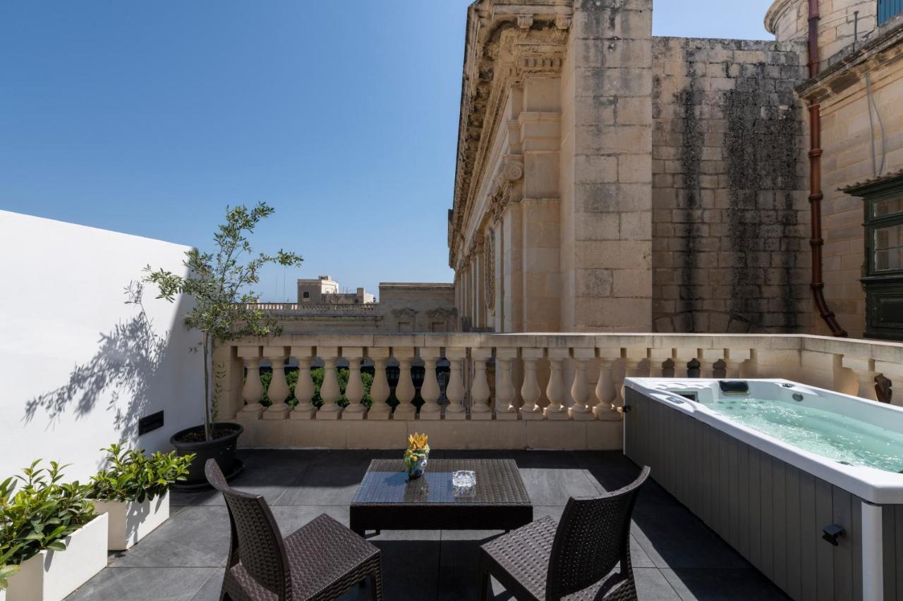 U Collection - A Luxury Collection Suites, ואלטה מראה חיצוני תמונה