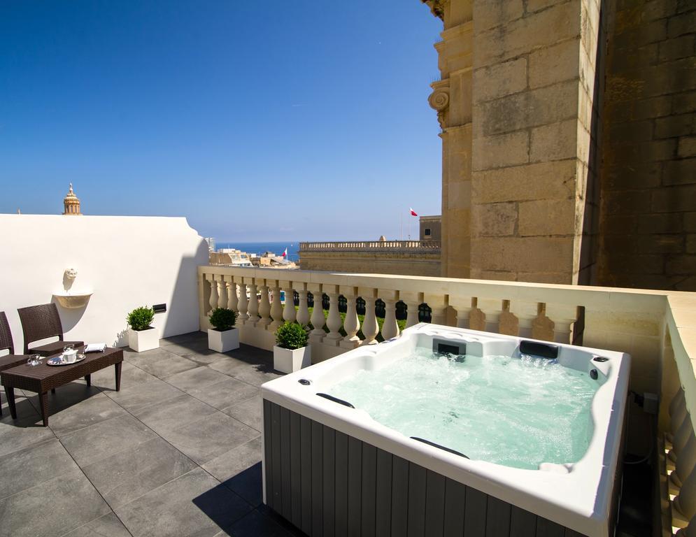 U Collection - A Luxury Collection Suites, ואלטה מראה חיצוני תמונה