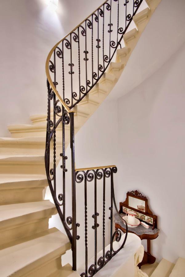 U Collection - A Luxury Collection Suites, ואלטה מראה חיצוני תמונה